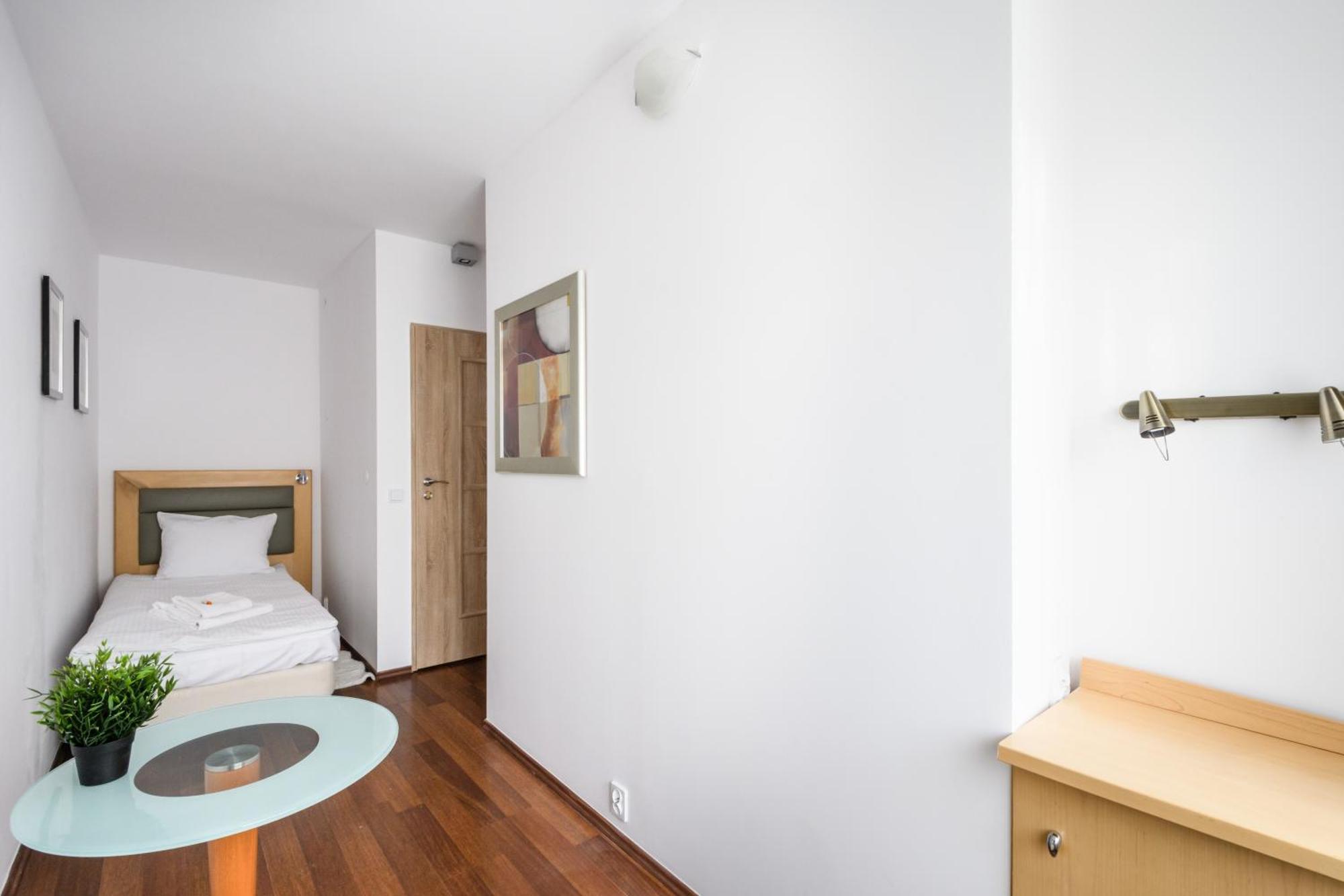 404 Rooms Zamiany Ursynow Варшава Экстерьер фото