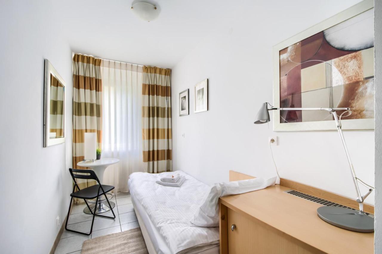 404 Rooms Zamiany Ursynow Варшава Экстерьер фото